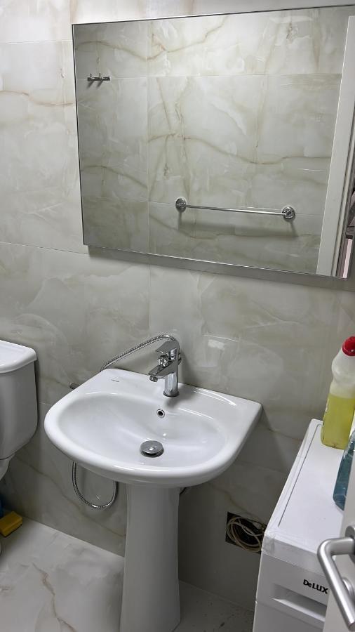 Hq Apartment In Center Тирана Экстерьер фото