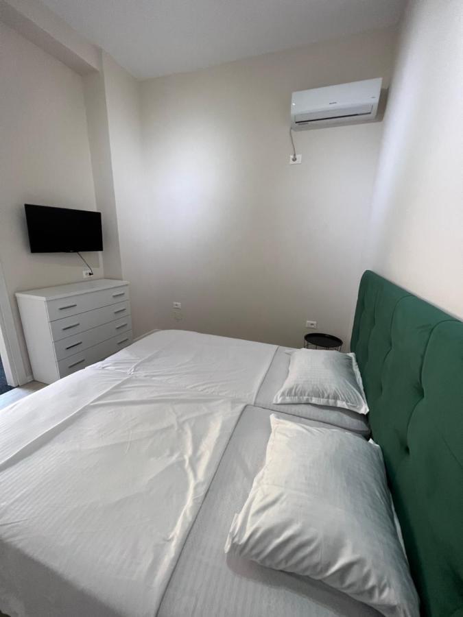 Hq Apartment In Center Тирана Экстерьер фото