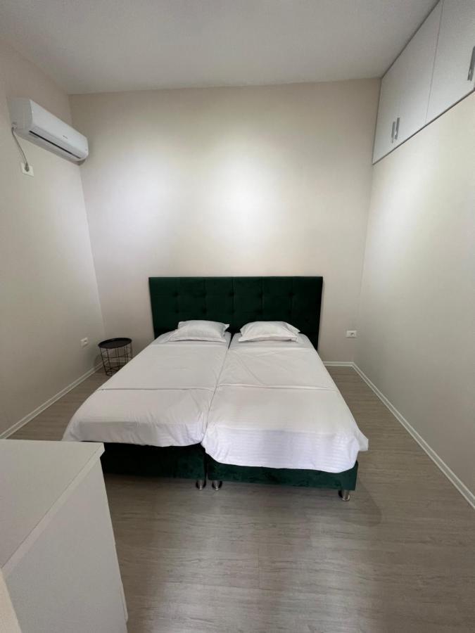 Hq Apartment In Center Тирана Экстерьер фото