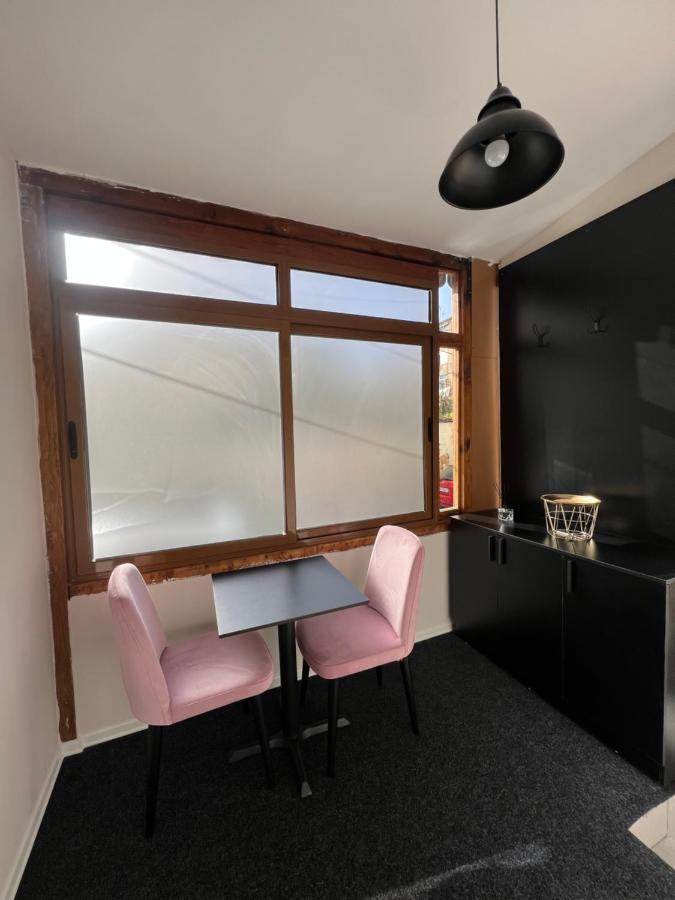 Hq Apartment In Center Тирана Экстерьер фото