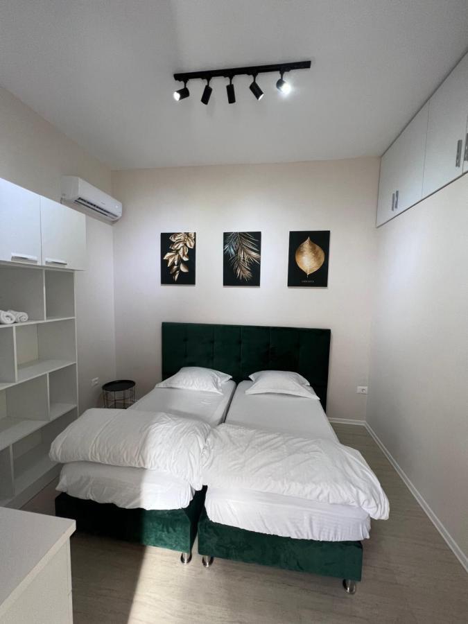 Hq Apartment In Center Тирана Экстерьер фото