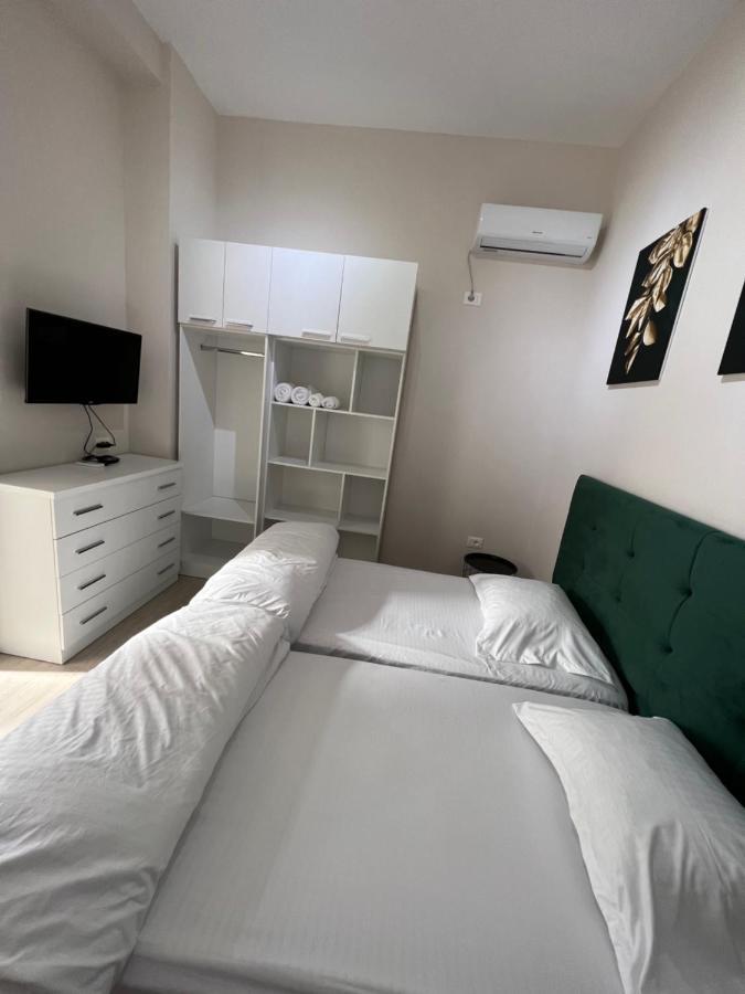 Hq Apartment In Center Тирана Экстерьер фото