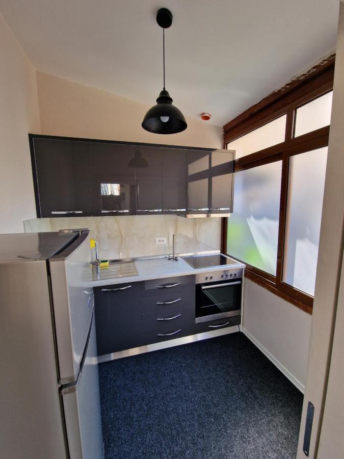 Hq Apartment In Center Тирана Экстерьер фото