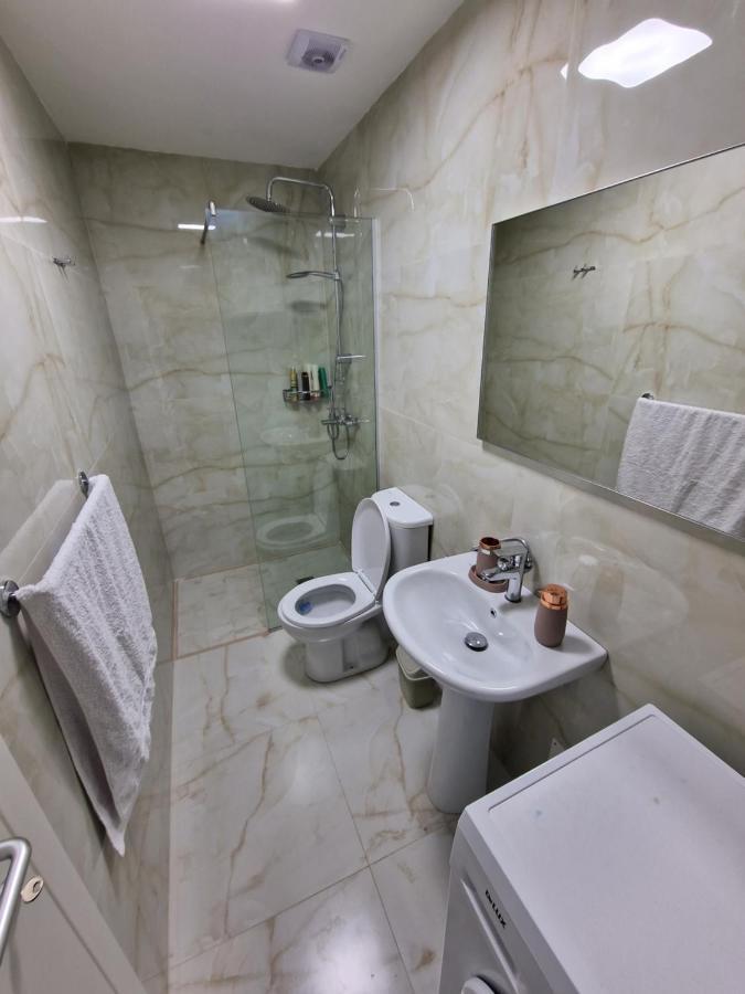 Hq Apartment In Center Тирана Экстерьер фото